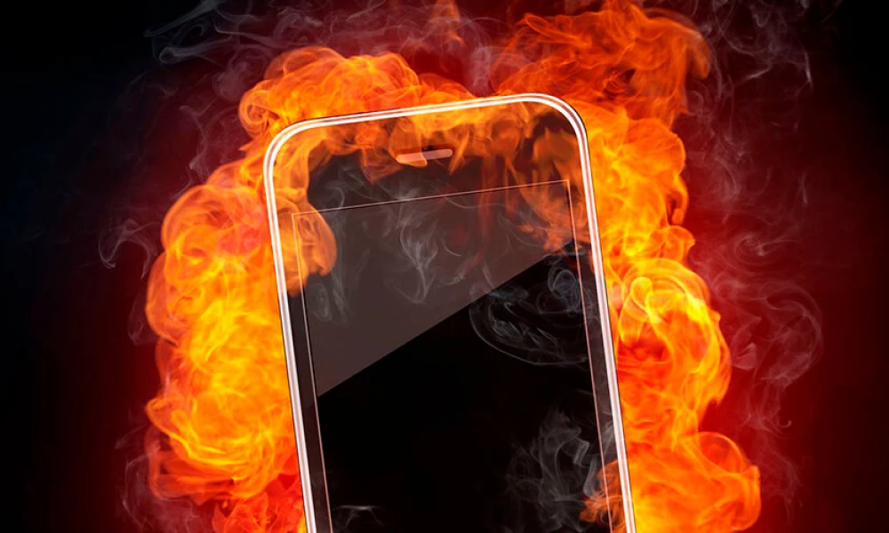 Взрыв батареи в складном смартфоне Samsung Galaxy Z Fold 3 – повторяется судьба Galaxy Note 7?
